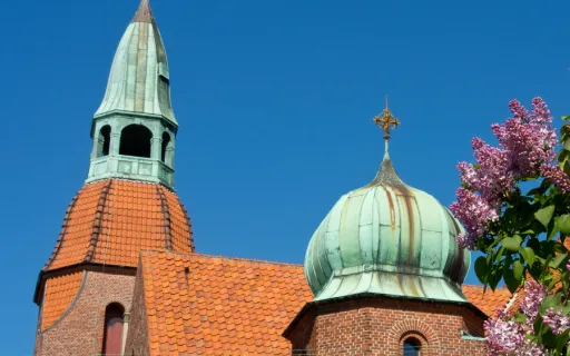 Dánske domácnosti sa opatrne rozveseľujú